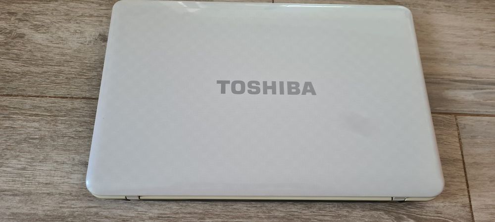 Laptop Toshiba Satellite – Intel Core i5 / Windows 10 / Foarte Intretinut