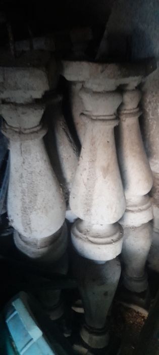 Vând stîlpișori din beton