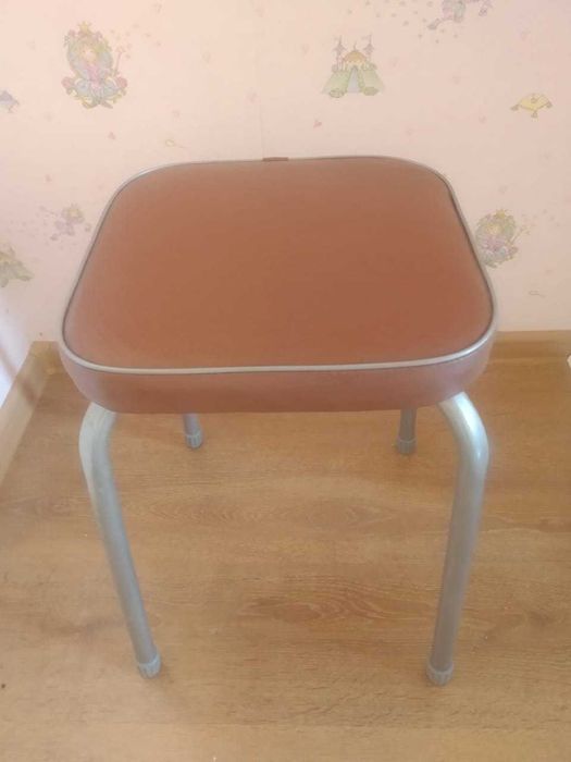 Табуретки кухонные