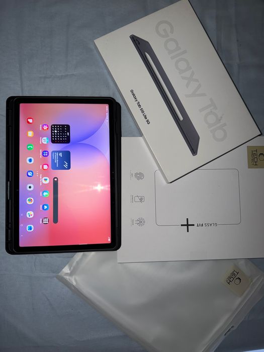 Продавам чисто нов таблет Samsung galaxy s10 lite 5g 128gb grey