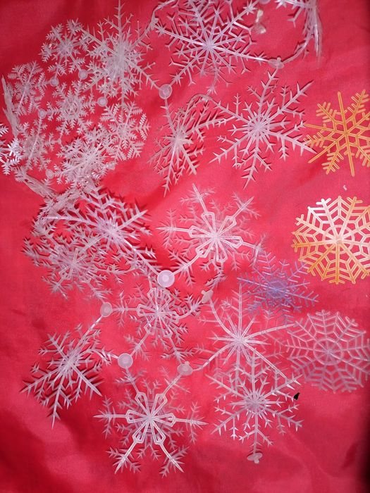 Продаю ёлочные украшения.