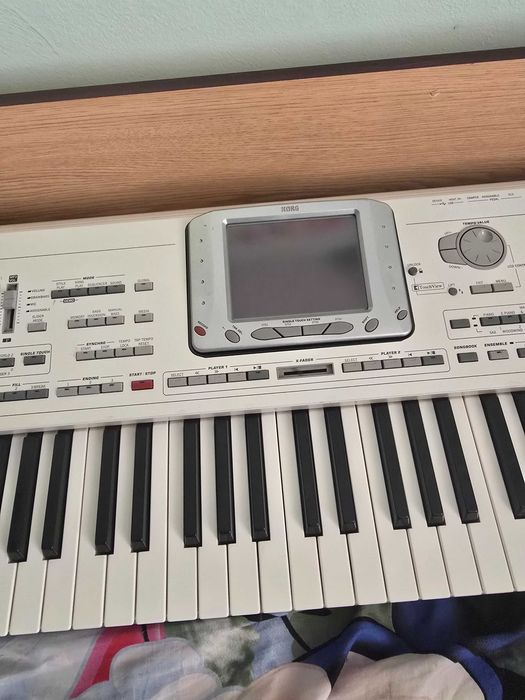 Продавам! Два-клавира. Korg pa2x. 128 рам..