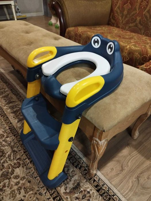 Детское сиденье на унитаз с лестницей