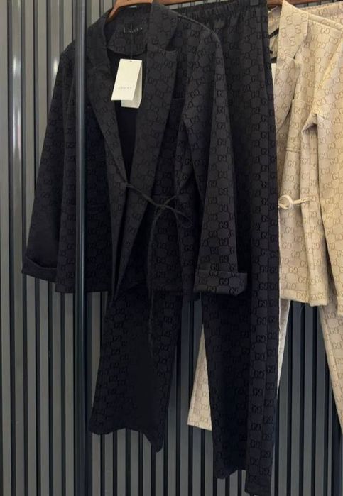 Compleu pentru damă