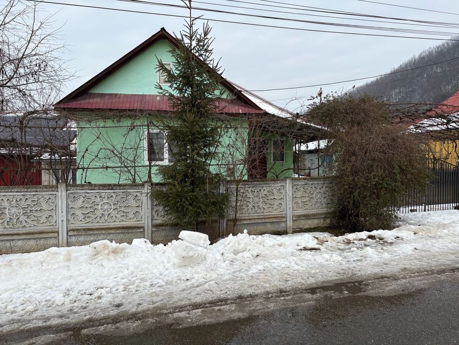 Casa de vanzare cu teren de 18 arii in Sanpetru Almasului