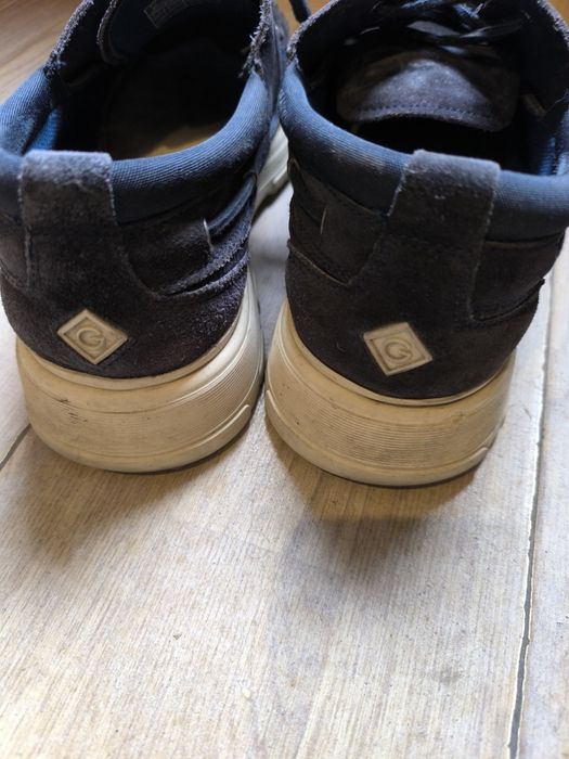 Мъжки обувки три чифта.