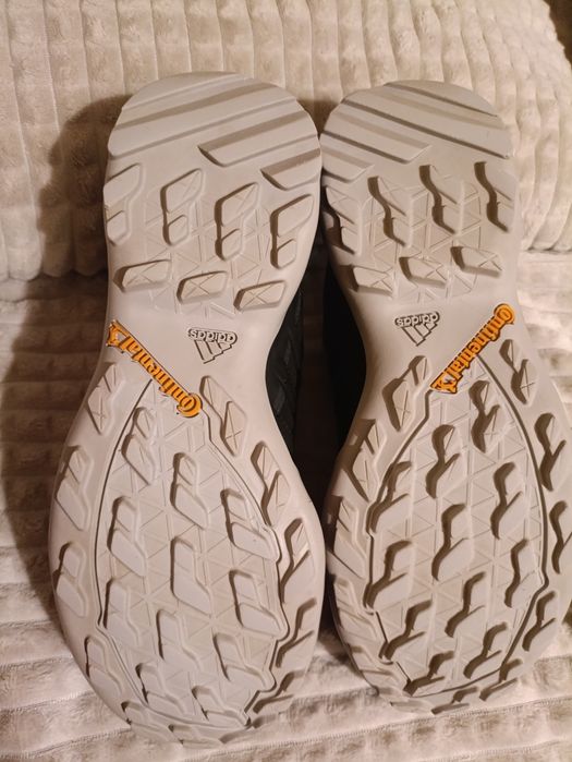 N.40 Обувки Adidas Terrex с Gore-tex-много запазени