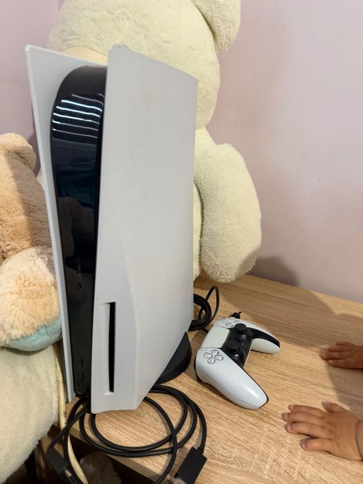 PlayStation 5 Disc Edition + няколко игри