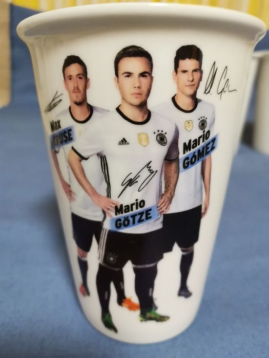 Чаши с футболисти