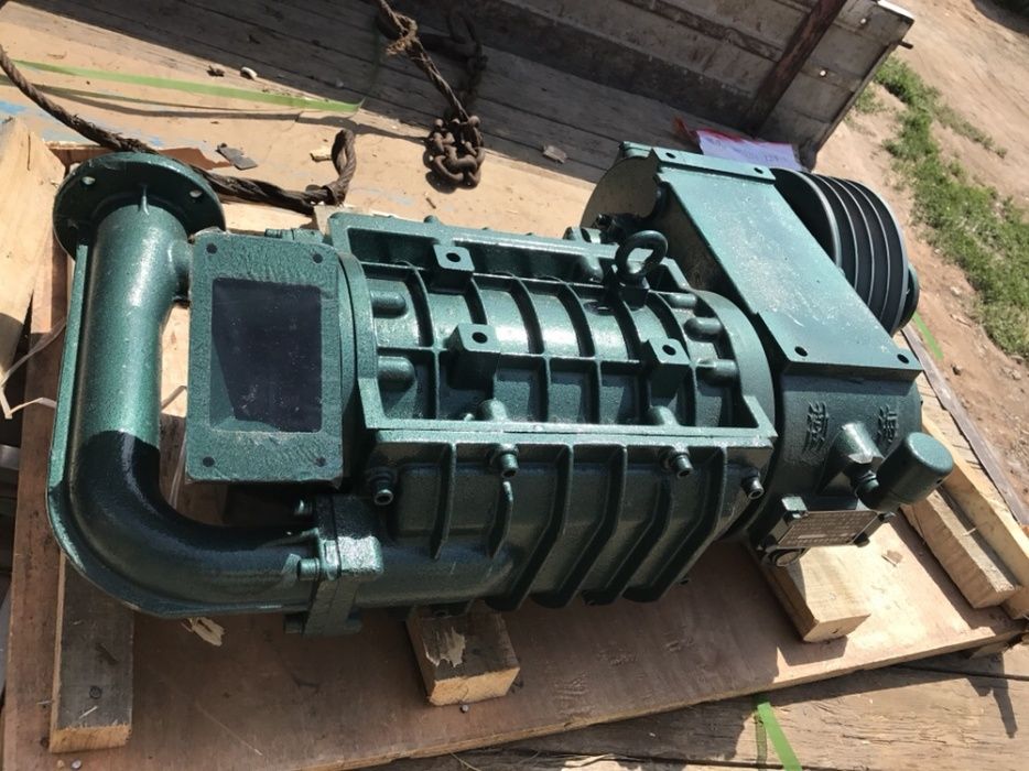 Цементавоз Комрессор и двигатель, компрессор для цементавоза