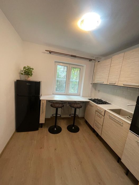 Închiriez apartament