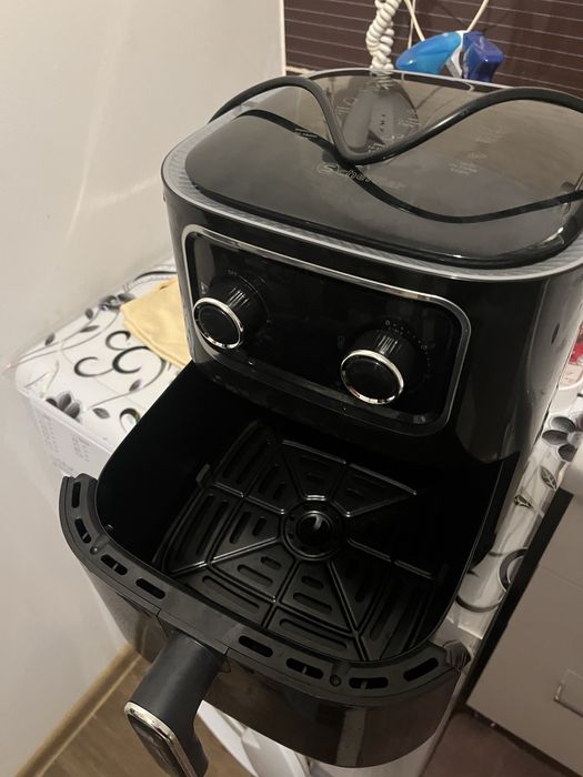 Продавам Airfryer 10 литров