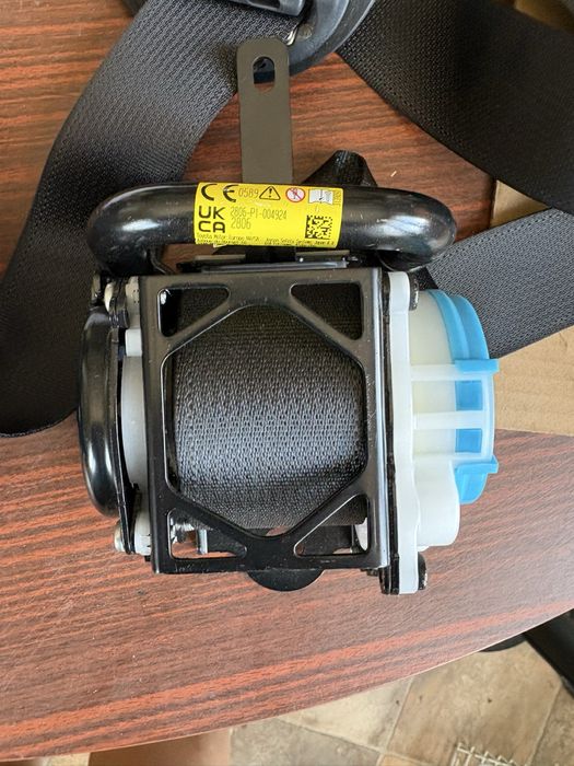 Предни колани toyota qris cross