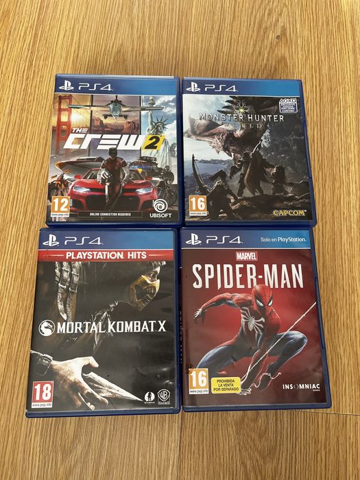Продавам Playstation 4 Slim 500 gb с един джойстик и няколко игри