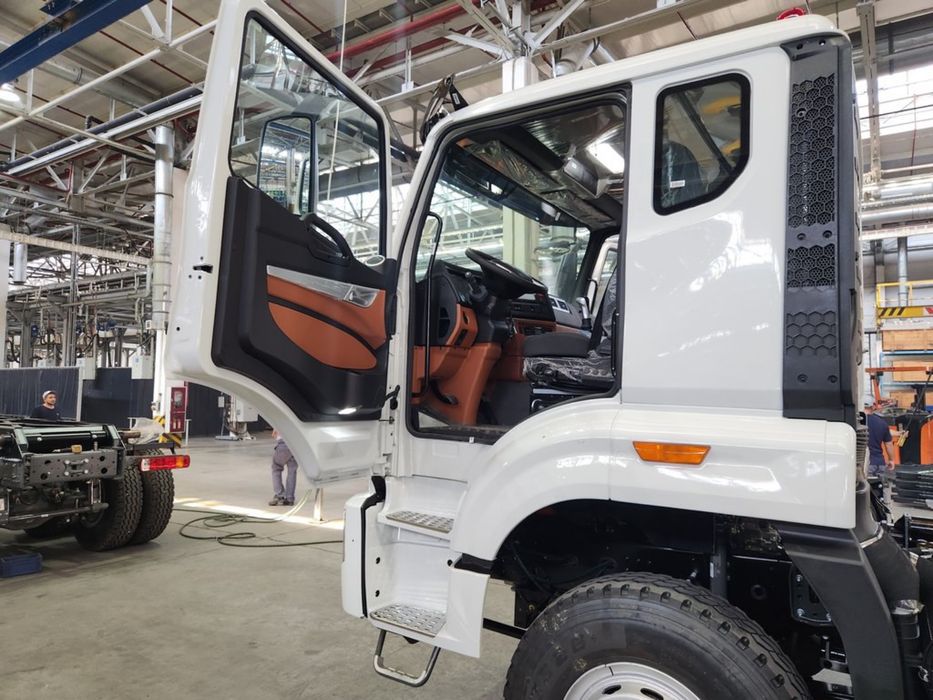 Самосвал Homan-M7 6x4 - 15 т / 13 куб.м Sinotruk