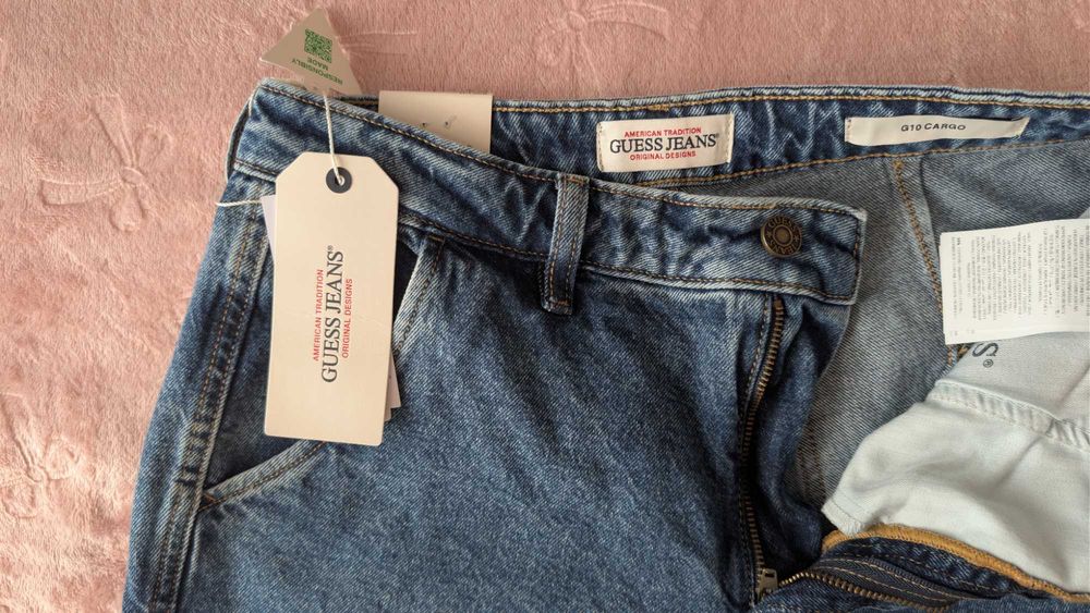 Нови дънки Guess