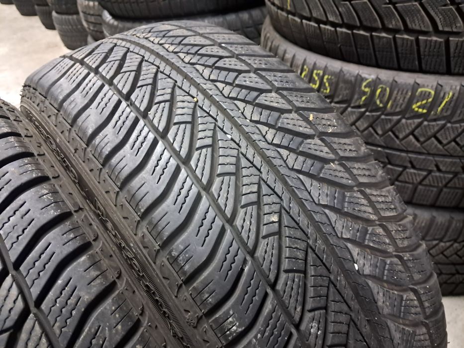 Anvelope second iarna 205 50 R17 Goodyear RFT * 7mm