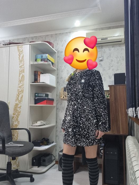 Платье в пайетках вечернее