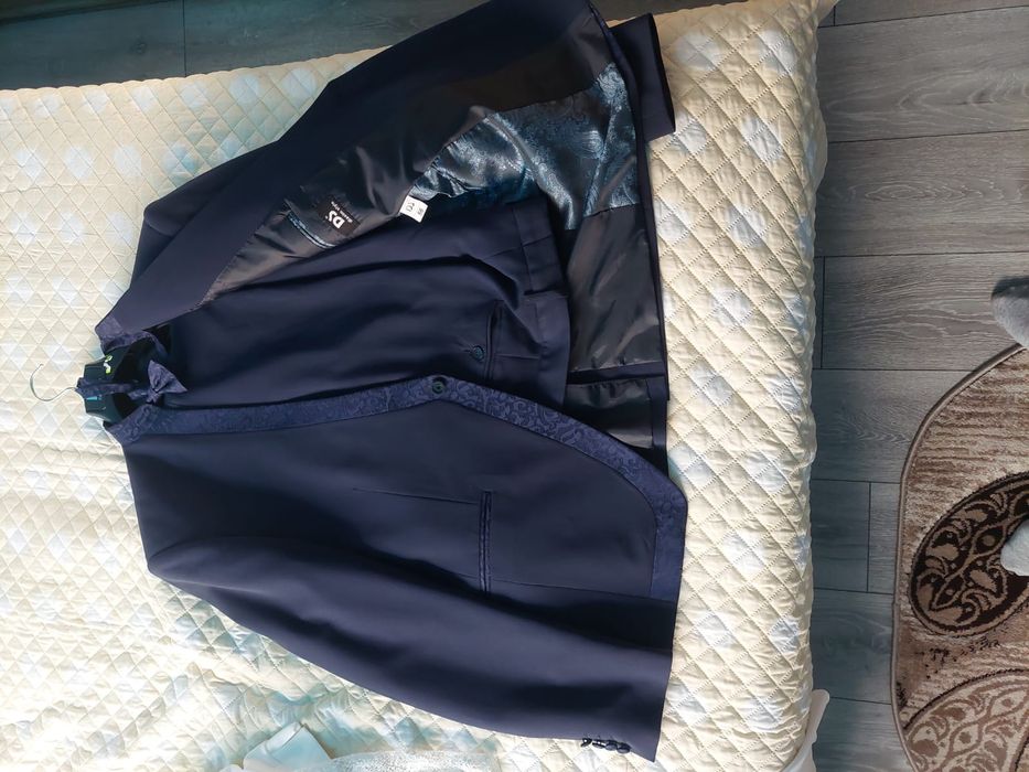 Costum bărbați pt.diverse evenimente!