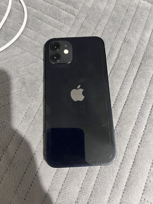 Айфон 12 64 гг.