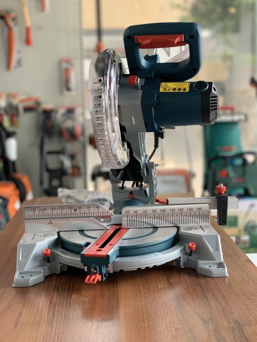 Торцовочная пила Bosch GCM 216 Professional