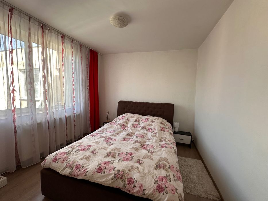 Vând apartament cu 3 camere