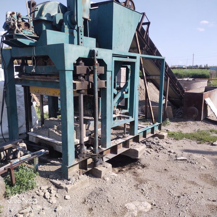 Пескоблокчный станок.  Вибро пресс.