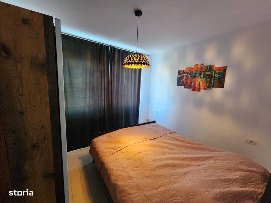 Proprietar Inchiriez apartament cu 3 camere si garaj