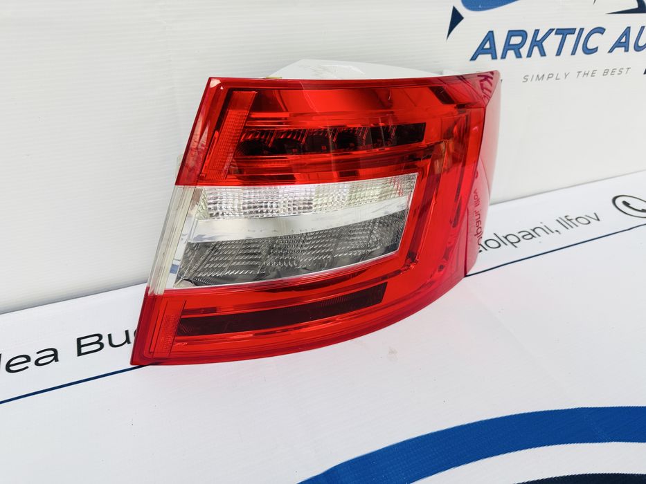 Stop dreapta Skoda Octavia 3 sedan model cu un led !