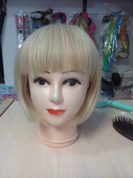 Парик каре пепельный блонд натуральный волос в хорошем состояние