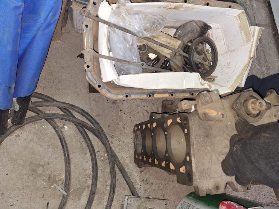 Продам разобранный двигатель 1.6 от Golf 2