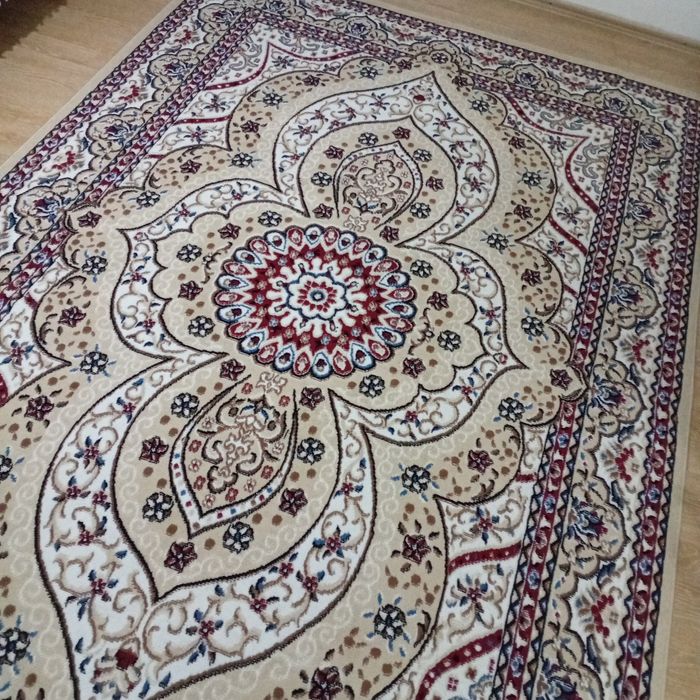 Продам ковёр чистый