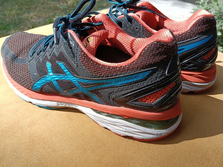 Adidasi Alergare / Running ASICS GT-2000  – Marimea 42.5 (27 cm) – Stare Foarte Buna
