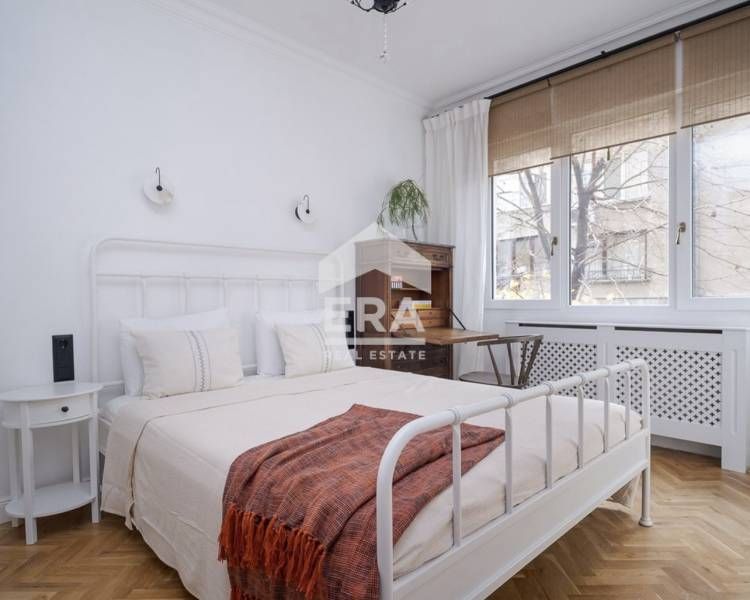 Дава се под наем Тристаен апартамент в София, Център - 75 кв.м за 1000 € - Снимка #4