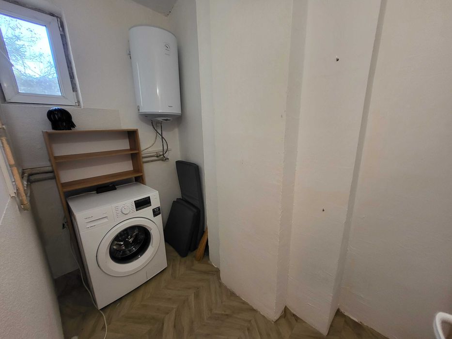 Дава се под наем Тристаен апартамент в Варна, Бриз - 85 кв.м за 648.21 € - Снимка #12