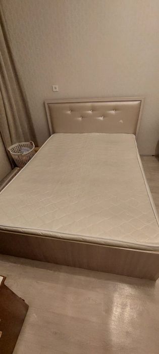 Кровать спальная