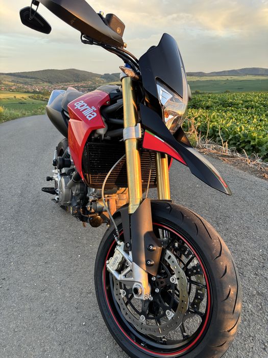 Aprilia Dorsoduro 750