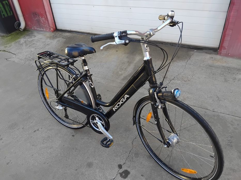 Vând bicicleta din aluminiu pentru damă