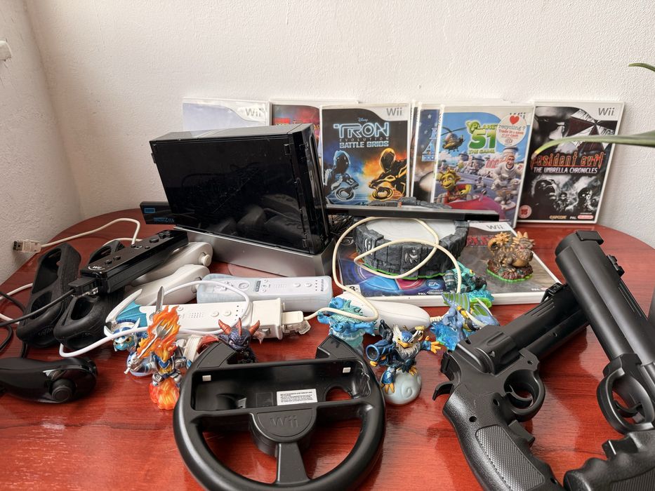 Nintendo Wii cu accesorii Skylabders