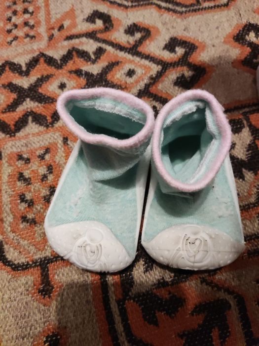 Attipas чорапки за прохождане