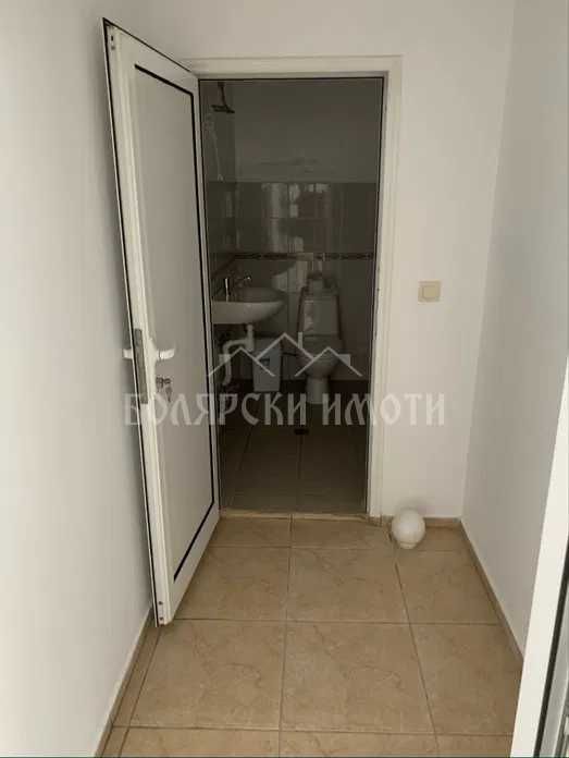 Дава се под наем Магазин в Велико Търново, Център - 52 кв.м за 218 € - Снимка #3