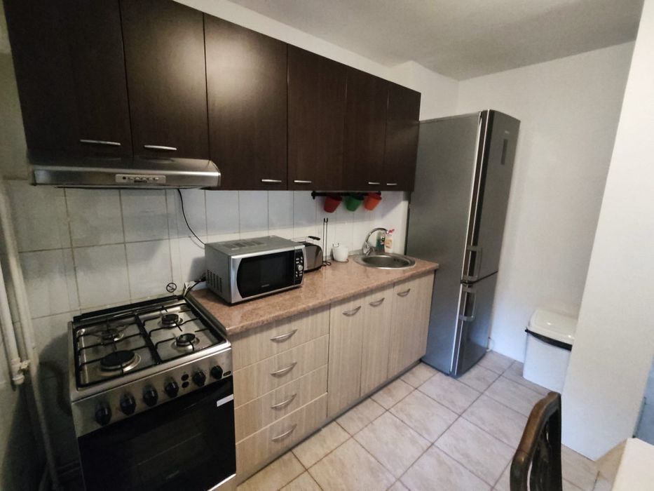 Stefan cel mare, de inchiriat apartament 2 camere, decomandat, 350 euro