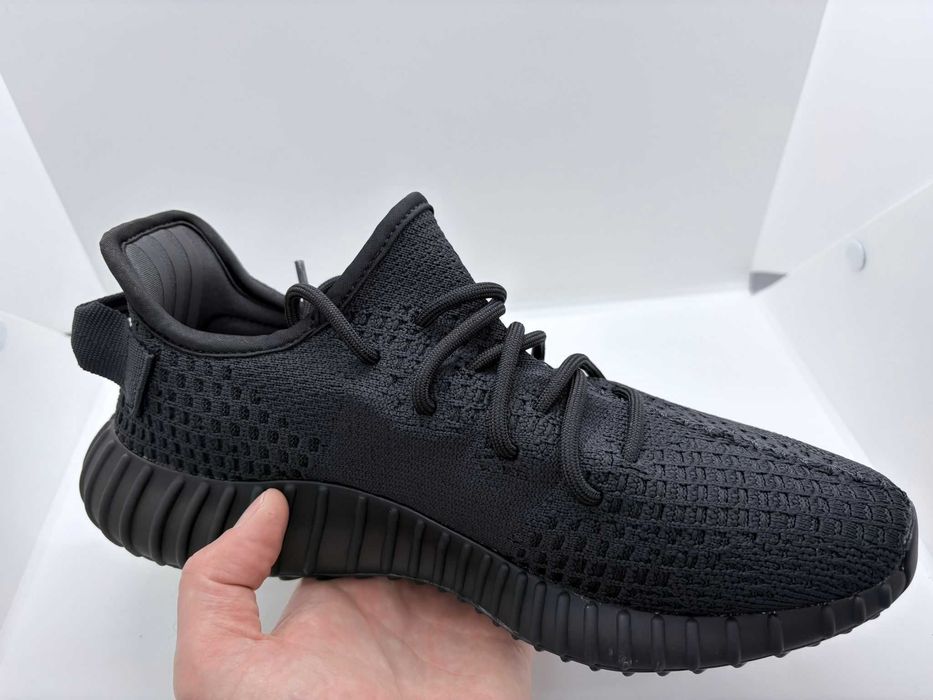 Yeezy Boost 350 V2 Onyx Sneakers