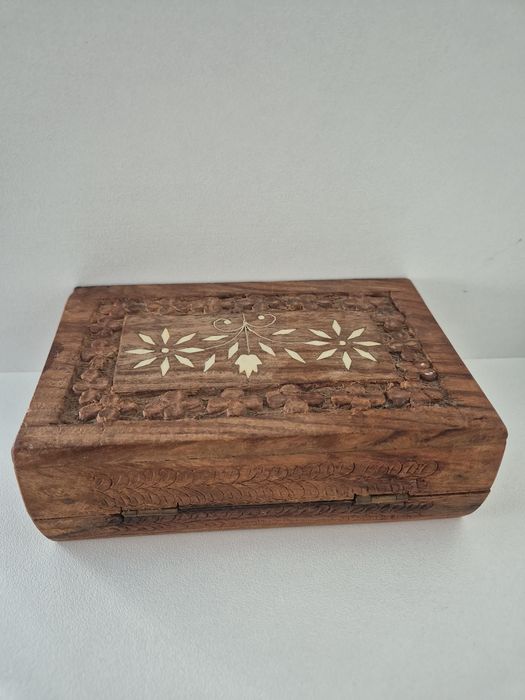 Cutie sculptata manual