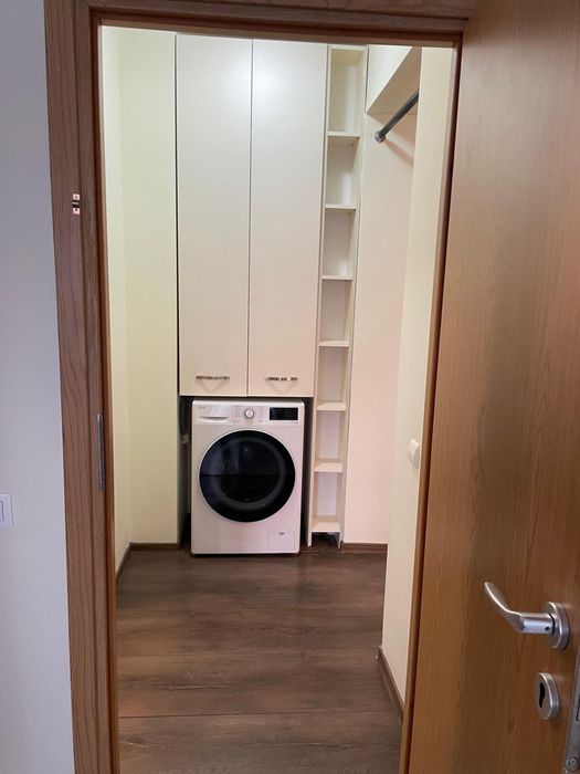 Inchiriez ap. 2 camere si living