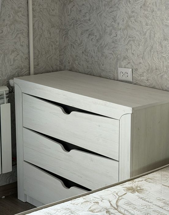 Продам спальный гарнитур