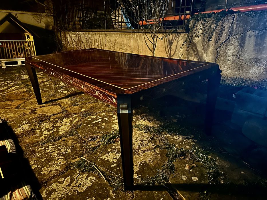 Масивна холна маса