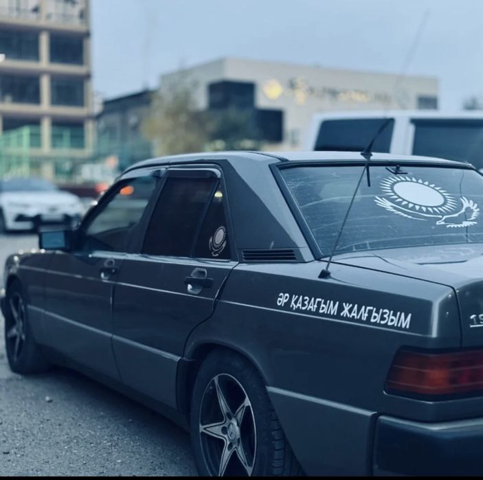 Продаеться Мерседес 190