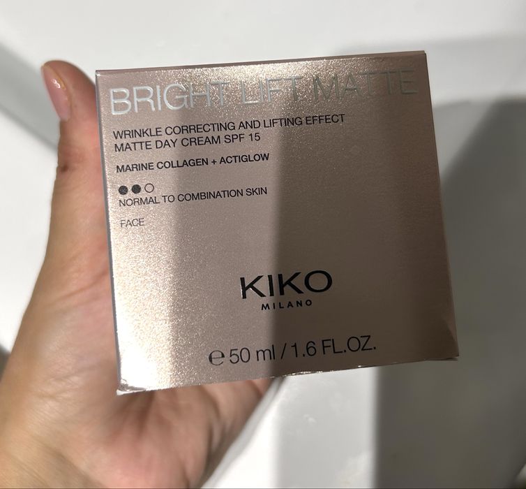 Crema de fata Kiko Bright Lift Matte