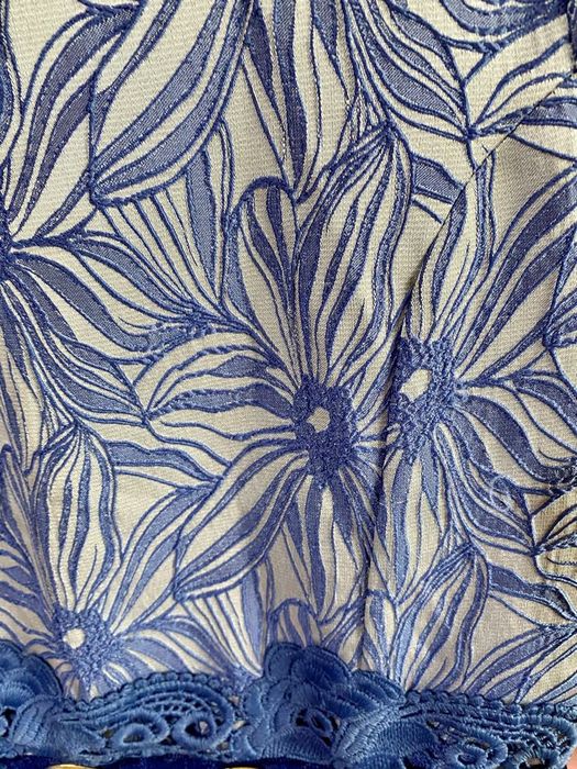 Продам нарядные платья